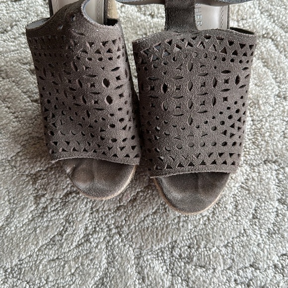 Marc Fisher Wedges Women’s Size 7.5 - Picture 6 of 6